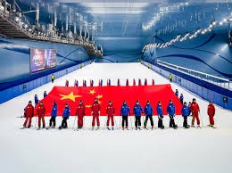 坦帕湾光芒队 2025 年季中成功培养出三名球速超过 99 哩的牛棚投手